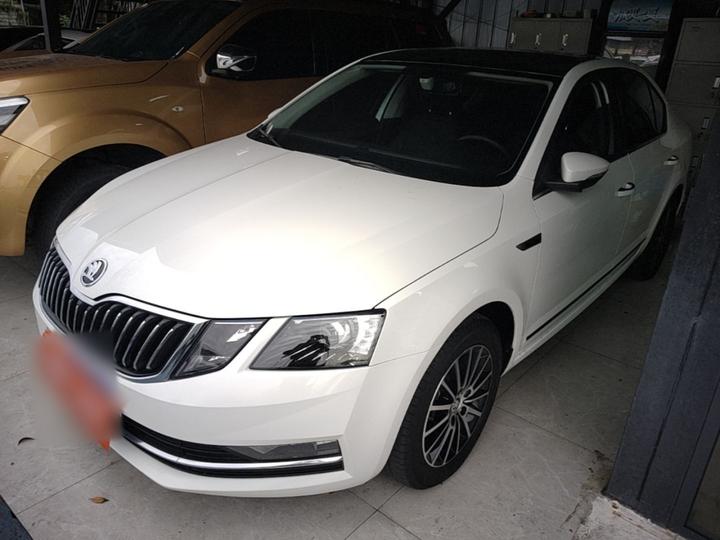 Octavia 2019 TSI230 DSG Luxury China VI