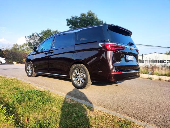 GL8 2022 Facelift Avenir 6-Seater photo 3