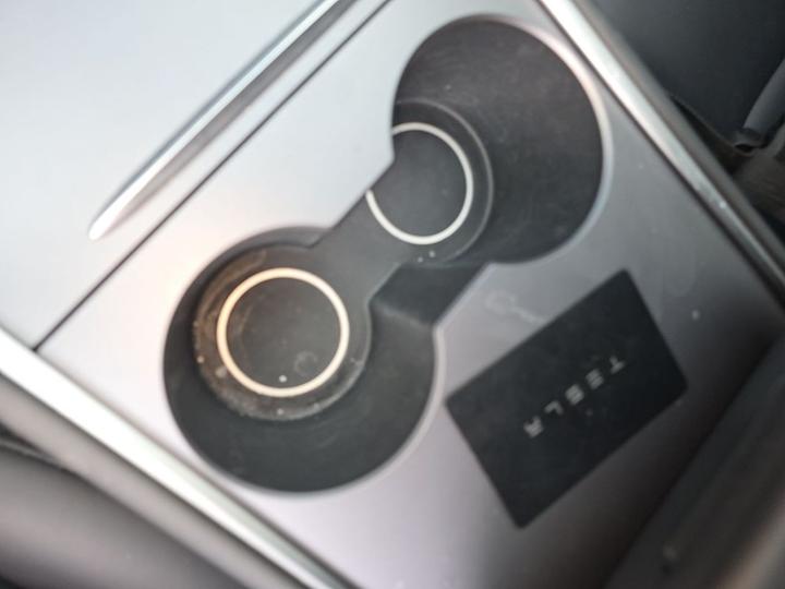 Model Y 2024 RWD photo 8