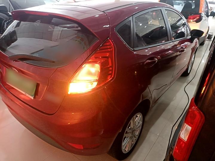 2013 Hatchback 1.5L AT Fashion photo 4