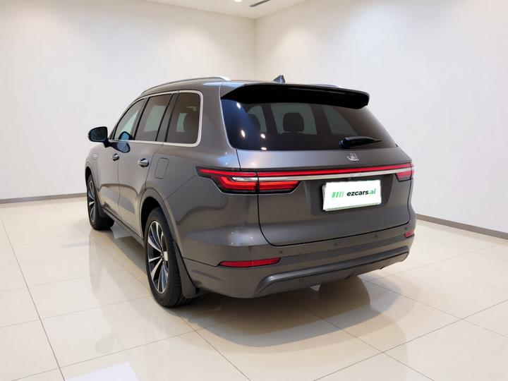 Li Auto ONE 2020 EREV 6-Seater photo 4