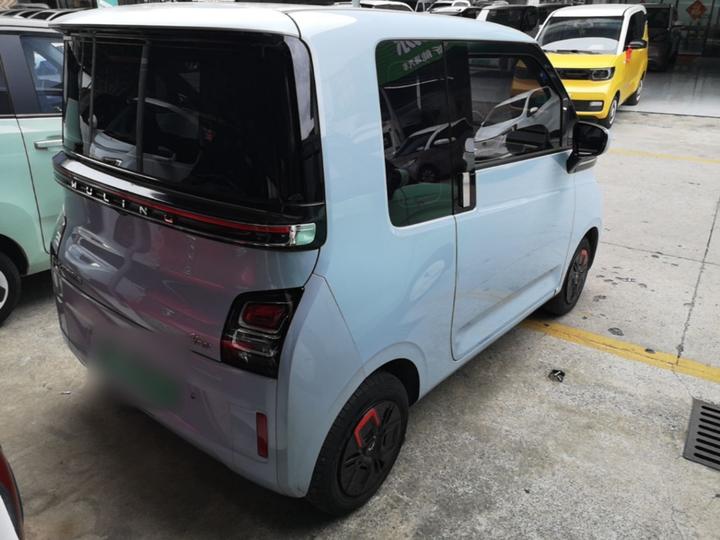 Wuling Air ev 2023 4-Seater - Standard photo 6