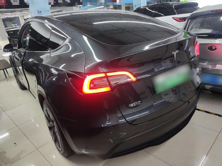 Model Y 2024 RWD photo 4