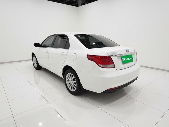 Vision 2015 1.5L MT Elite photo 4