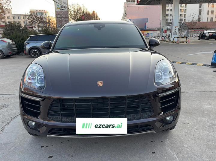 2017 Macan 2.0T photo 2