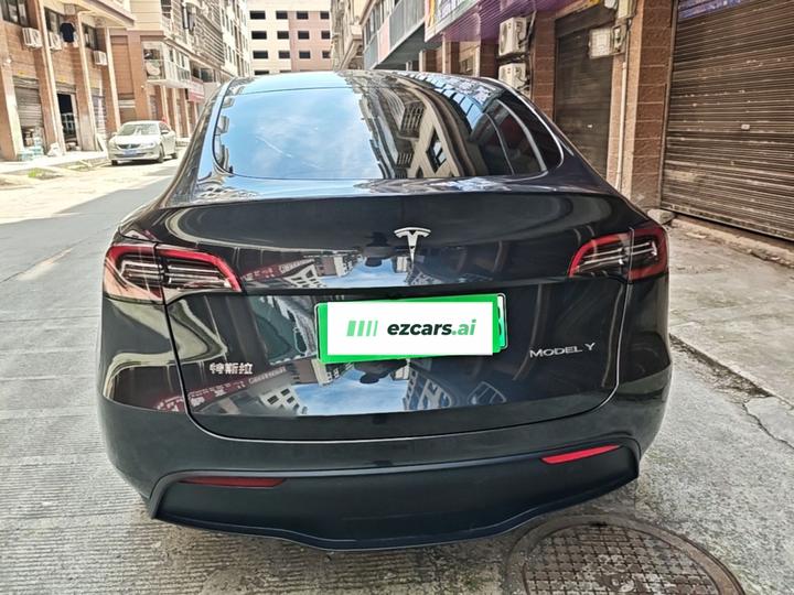 Model Y 2024 RWD photo 3