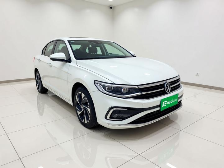 Bora 2023 200TSI DSGPRO photo 3