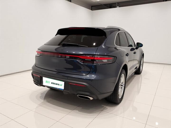 2022 Macan 2.0T photo 6