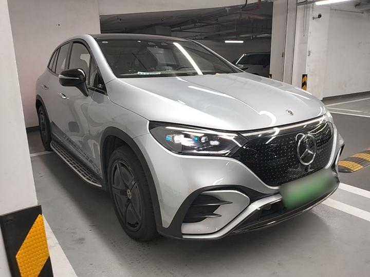 EQE SUV 2023 500 4MATIC Special photo 3
