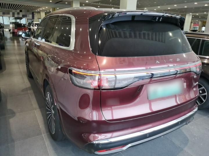 HIMA AITO M8 2025 EREV Ultra 53.4kWh 5-Seater 192-Line LiDAR photo 3
