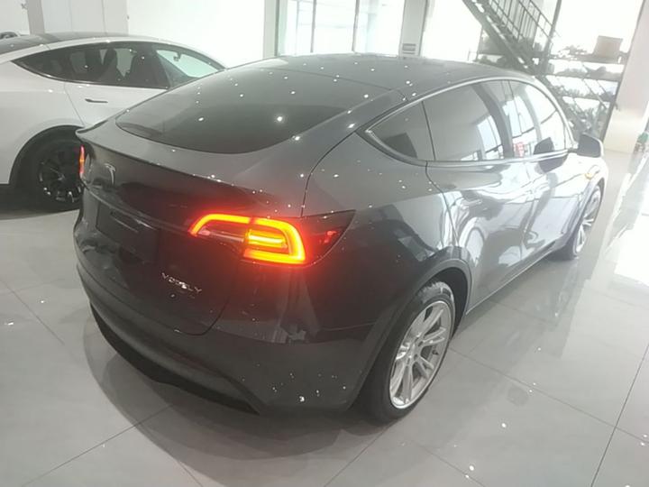 Model Y 2022 Facelift RWD photo 4