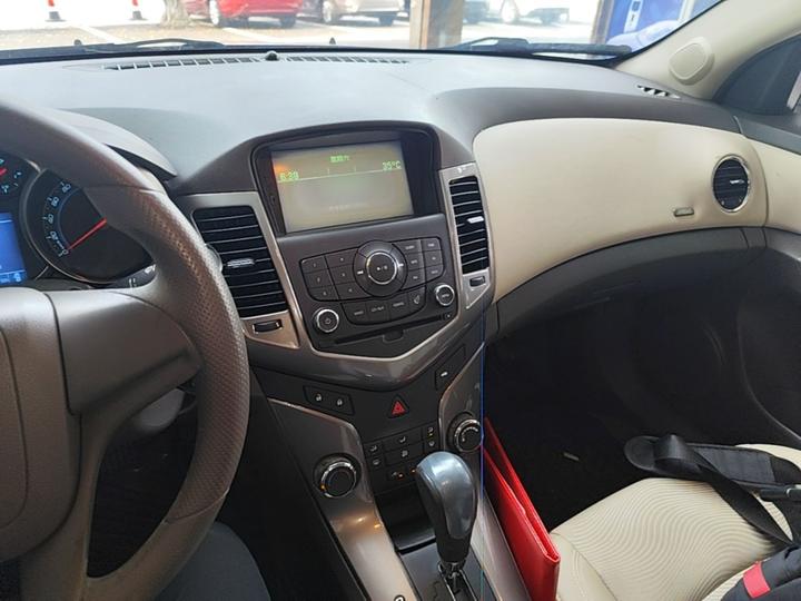 2015 1.5L Classic SE AT photo 2
