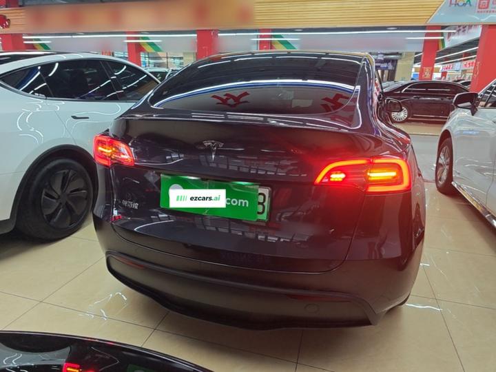 Model Y 2024 RWD photo 5