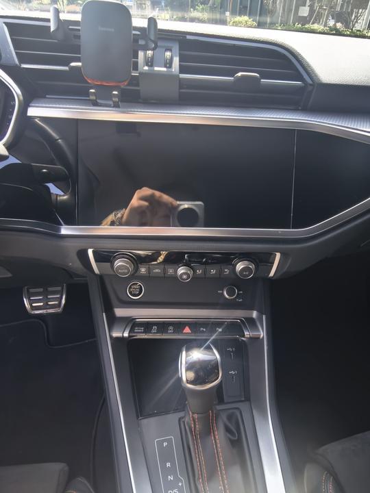 Q3 2022 40 TFSI RS photo 4