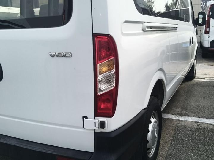 MAXUS V80 2019 2.5T Classic 6 MT Long Wheelbase 9-Seater photo 7