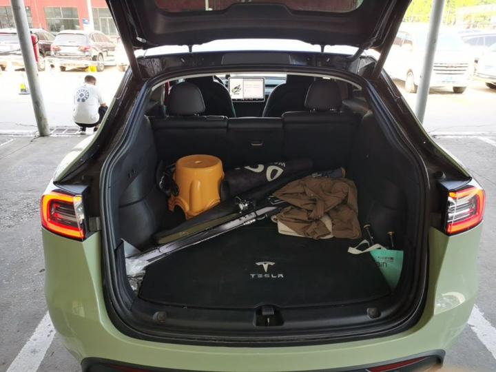 Model Y 2024 RWD photo 8