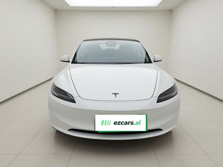 Model 3 2026 RWD photo 2