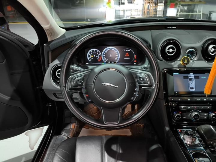 XJ 2016 XJL 3.0 SC RWD Business photo 6
