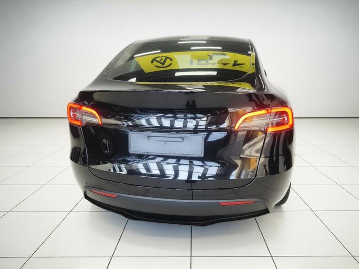 Model Y 2021 Standard Range RWD photo 3