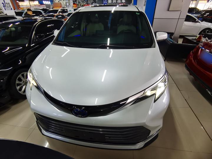Sienna 2021 2.5L Hybrid Supreme photo 2