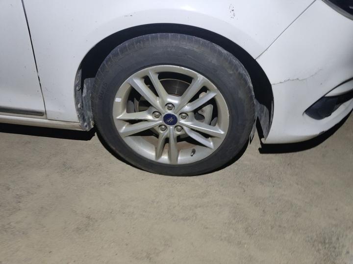 Escort 2019 1.5L AT photo 8