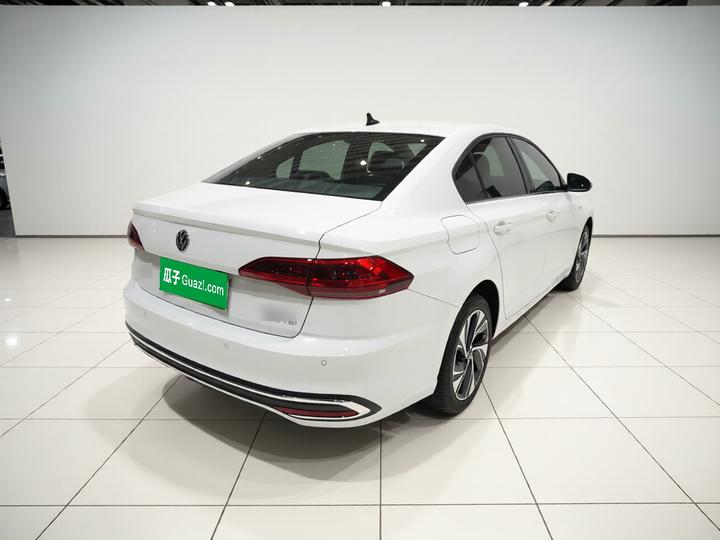 Bora 2023 200TSI DSGPRO photo 4
