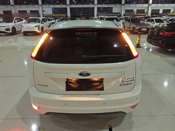 Focus 2013 Hatchback Classic 1.8L AT photo 3