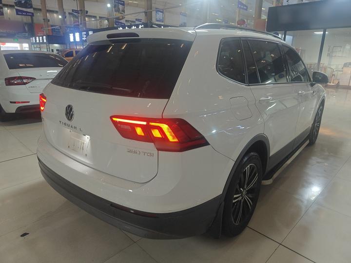 Tiguan L 2021 280TSI AT RWD Comfort Low Trim photo 4