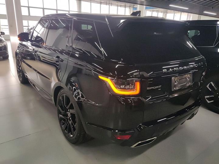 Range Rover Sport 2020 3.0 L6 HSE DYNAMIC photo 4
