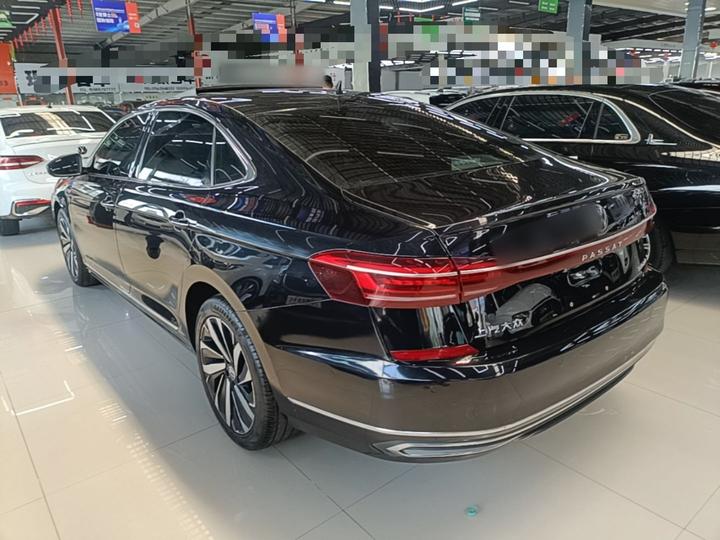 Passat 2023 Facelift 330TSI Luxury photo 4