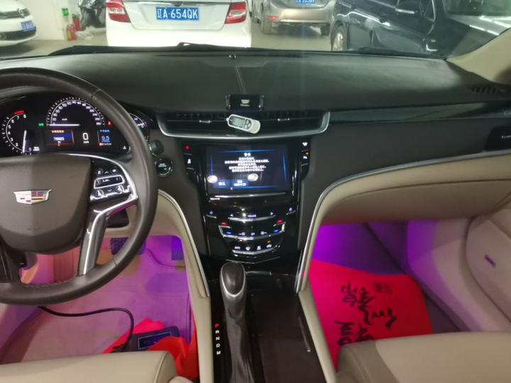 XTS 2017 28T Tech photo 5