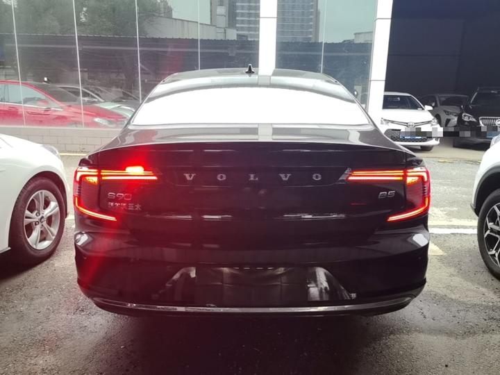 S90 2023 B5 Luxury photo 3