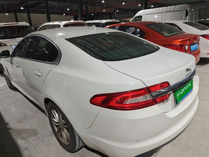 XF 2015 XF 2.0T photo 4