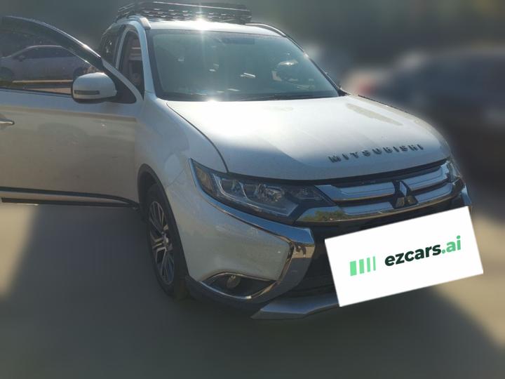 Outlander 2018 2.4L AWD Elite 5-Seater photo 3