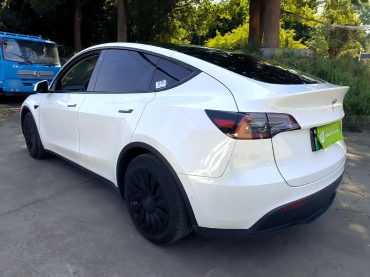 Model Y 2021 Standard Range RWD photo 4
