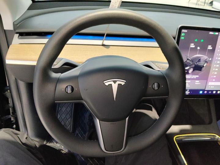 Model Y 2022 RWD photo 5