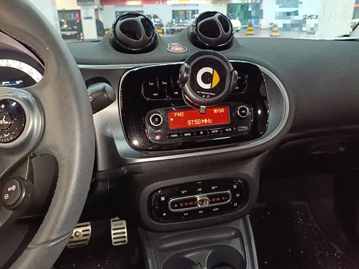fortwo 2015 1.0L 52 Coupe photo 8