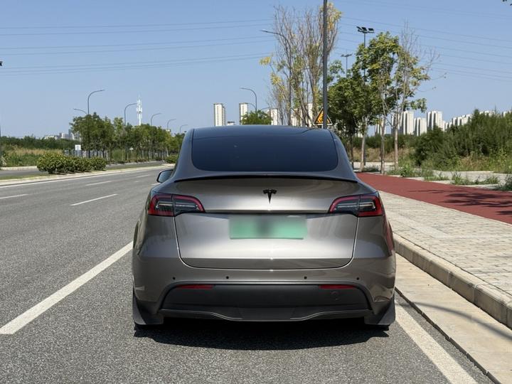 Model Y 2022 Facelift RWD photo 3