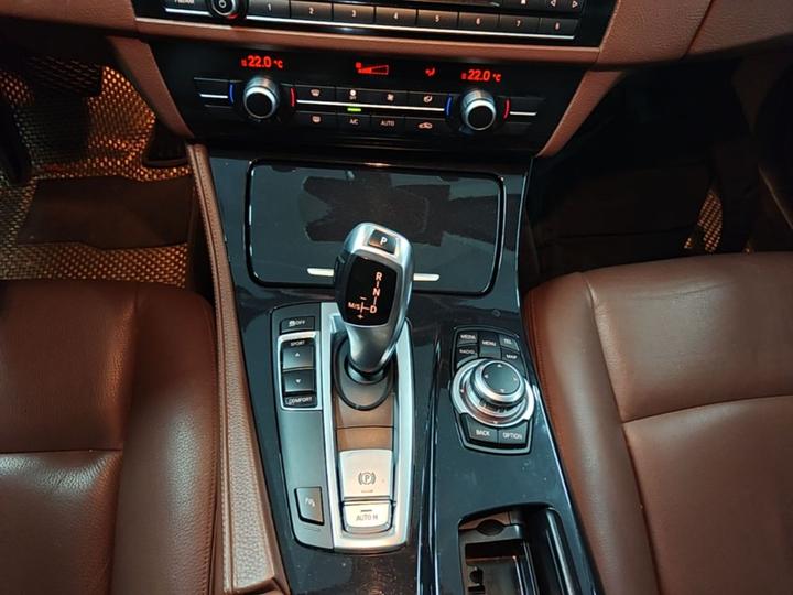 5 Series 2014 520Li photo 5
