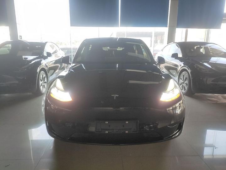 Model Y 2022 RWD photo 2