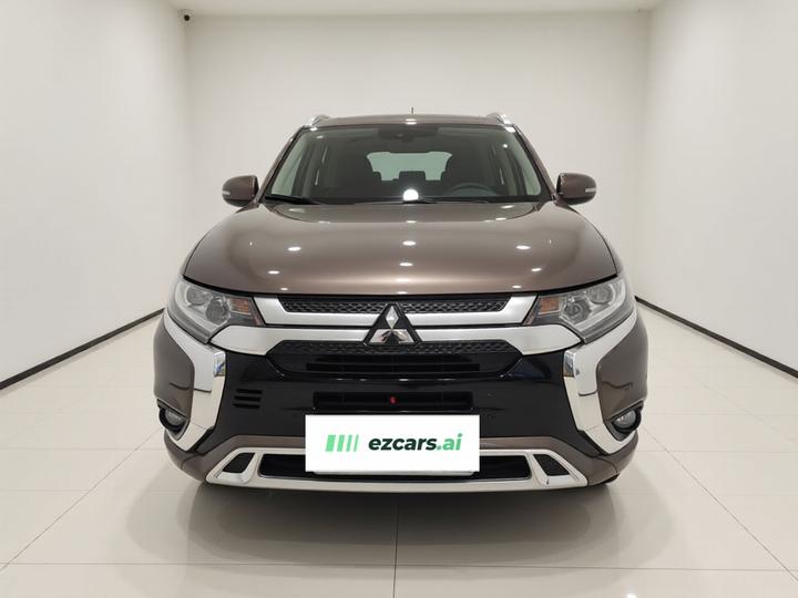 Outlander 2021 2.0L RWD Enjoy 7-Seater photo 2