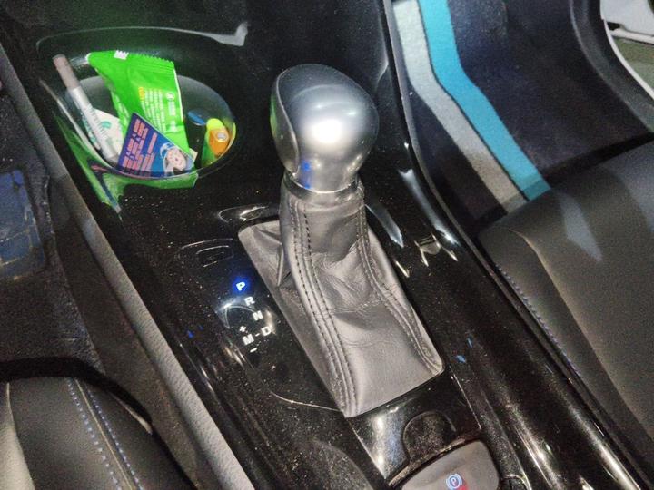 C-HR 2020 2.0L Leading photo 6