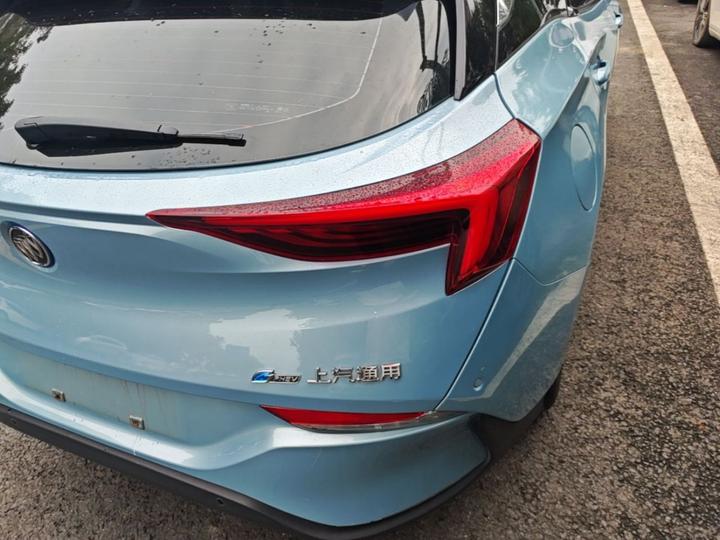 6 2020 PHEV photo 7