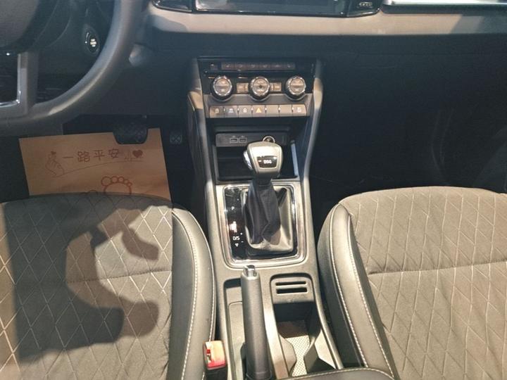 Karoq 2018 TSI280 Luxury China V photo 5