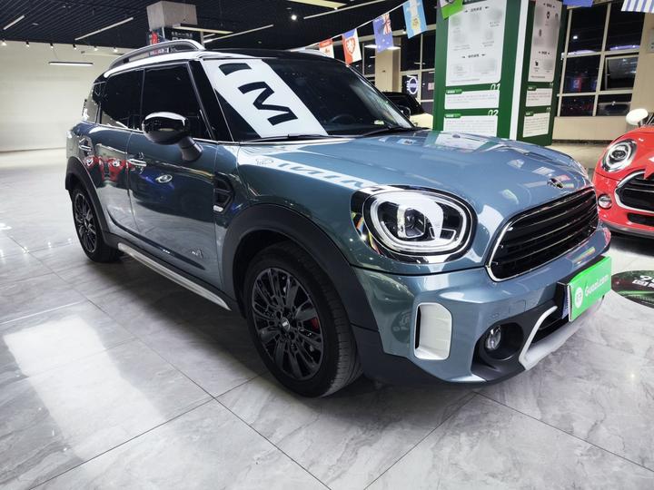 2021 1.5T COOPER ALL4 photo 3