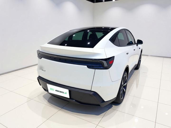 Model Y 2025 RWD photo 6