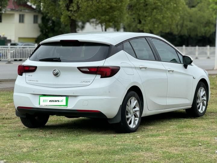 Verano 2018 Hatchback 15S AT Progressive photo 4
