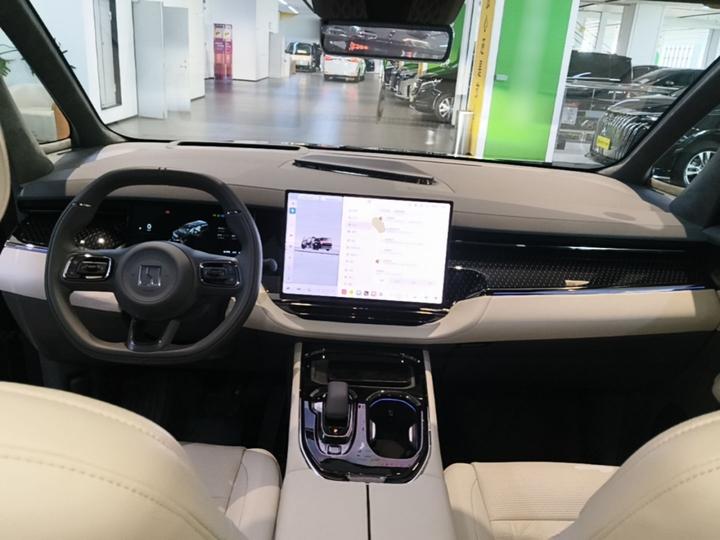 009 2024 7-Seater 108kWh photo 5