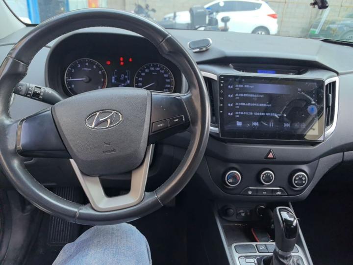 ix25 2015 1.6L AT RWD Smart GLS photo 5