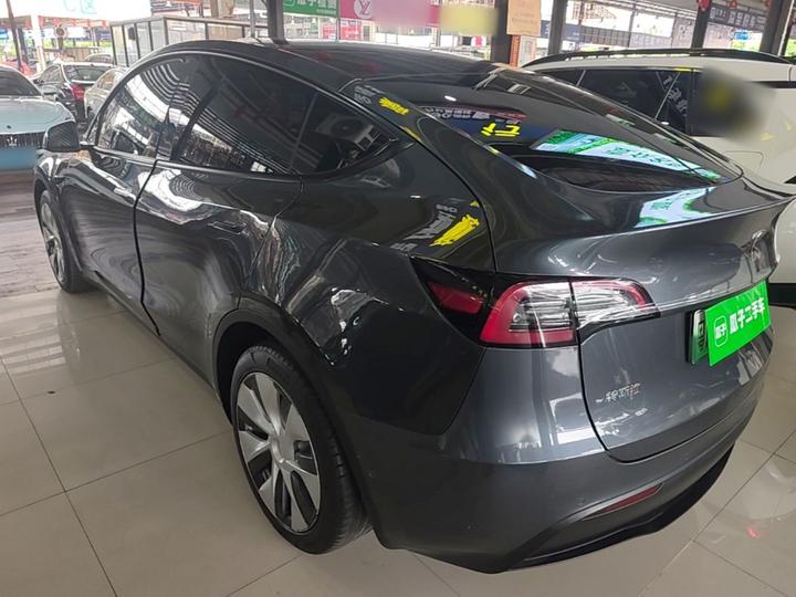 Model Y 2021 Standard Range RWD photo 4